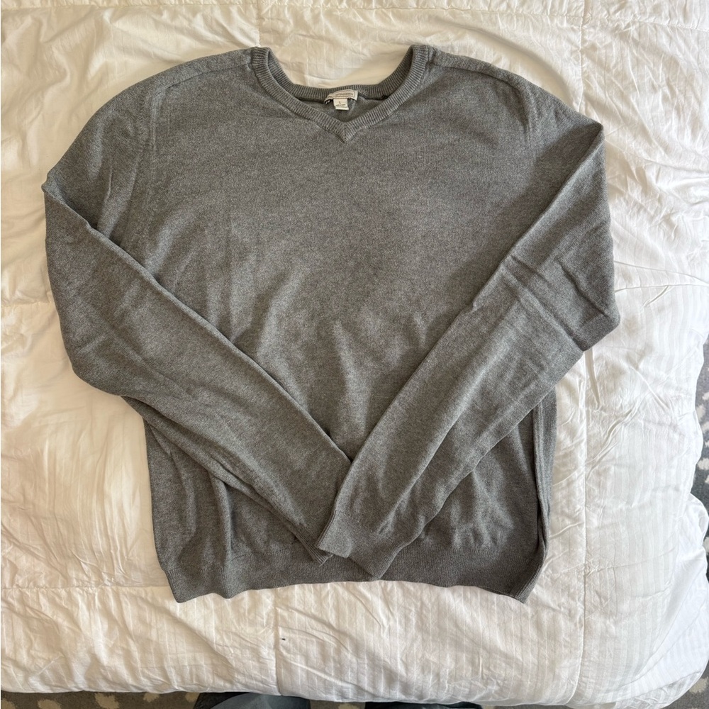 GAP Men's V-Neck Gray Sweater